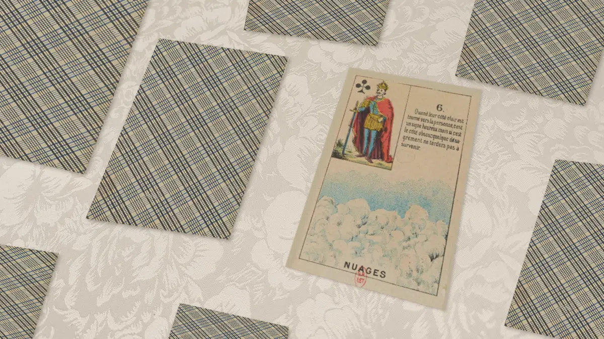 Carte Nuages n°6 du Petit Lenormand en situation de tirage